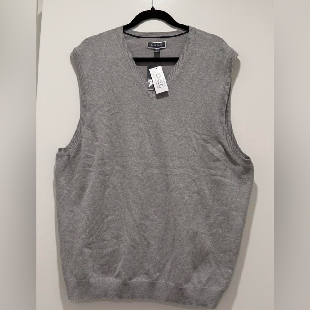 Club Room Men's V-Neck Sweater Vest in Gray